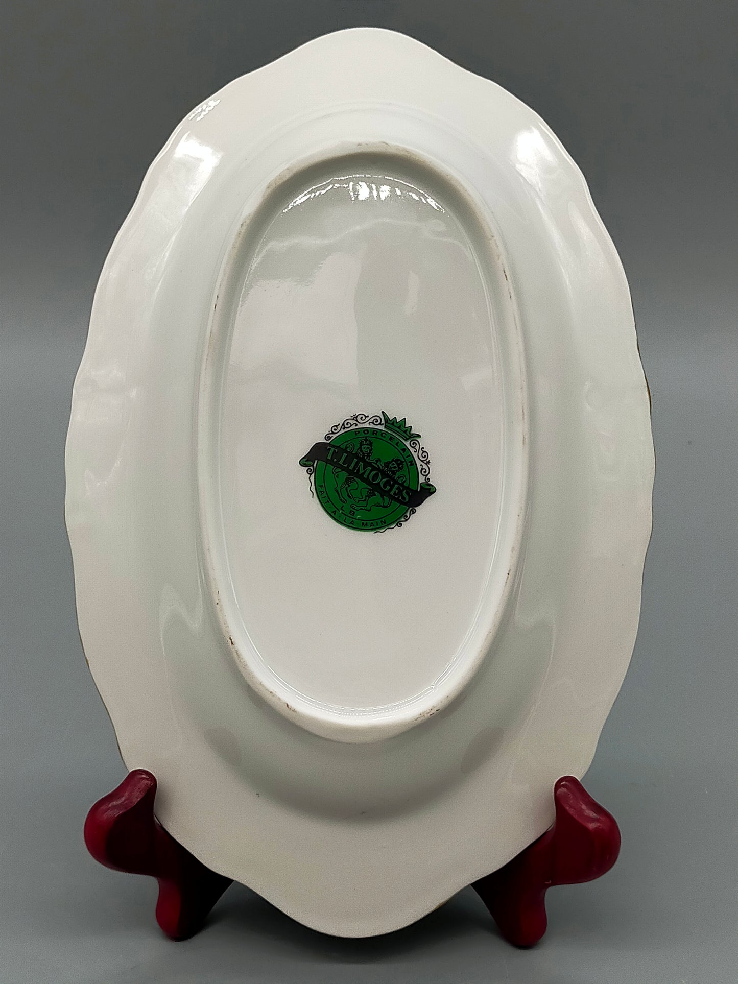 Elegante T. Limoges Porzellanschale – Handbemaltes Design mit Goldrand