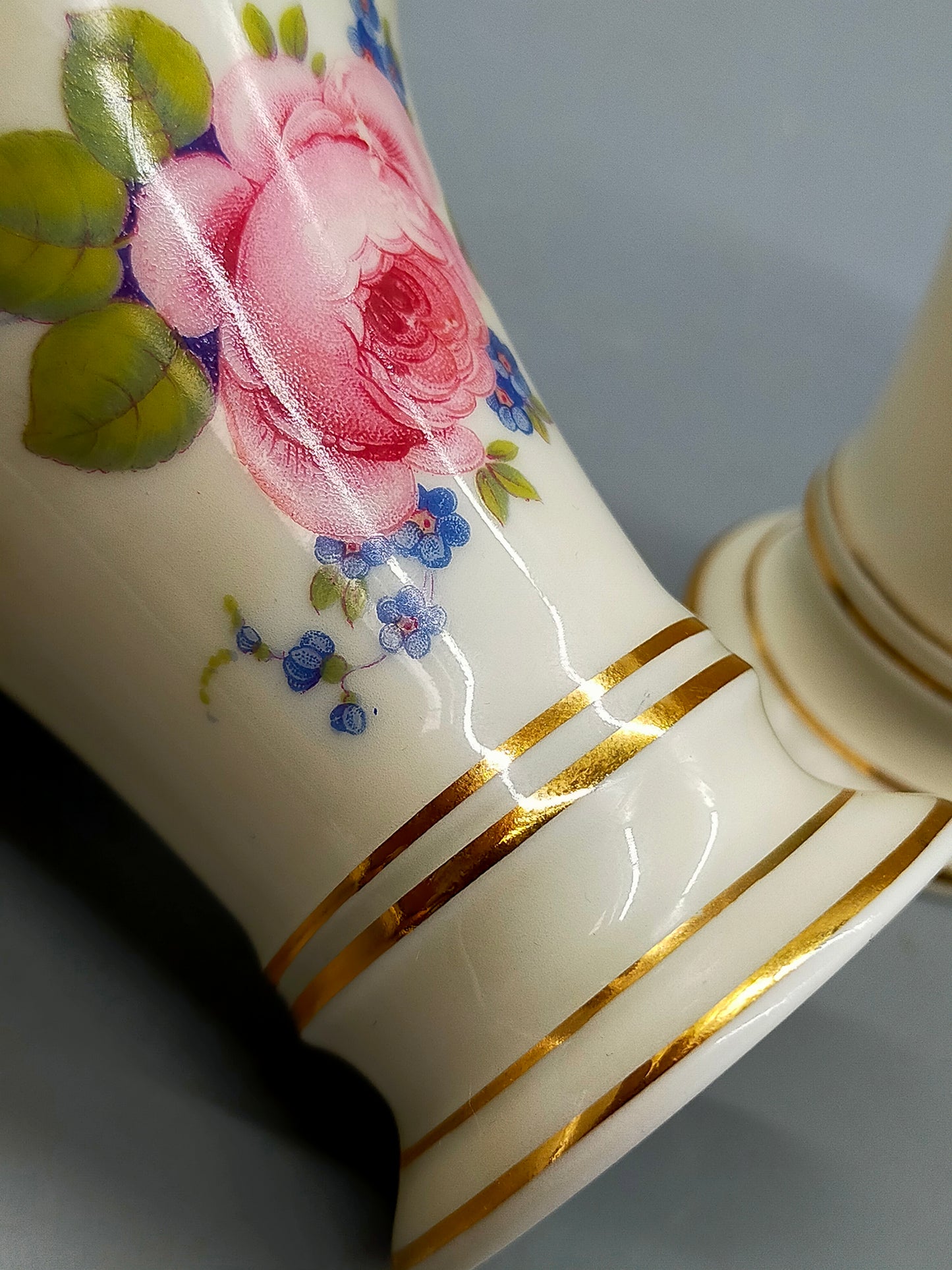 Fürstenberg Porzellan Vasen Set – Antike Vasen mit Rosen Dekor
