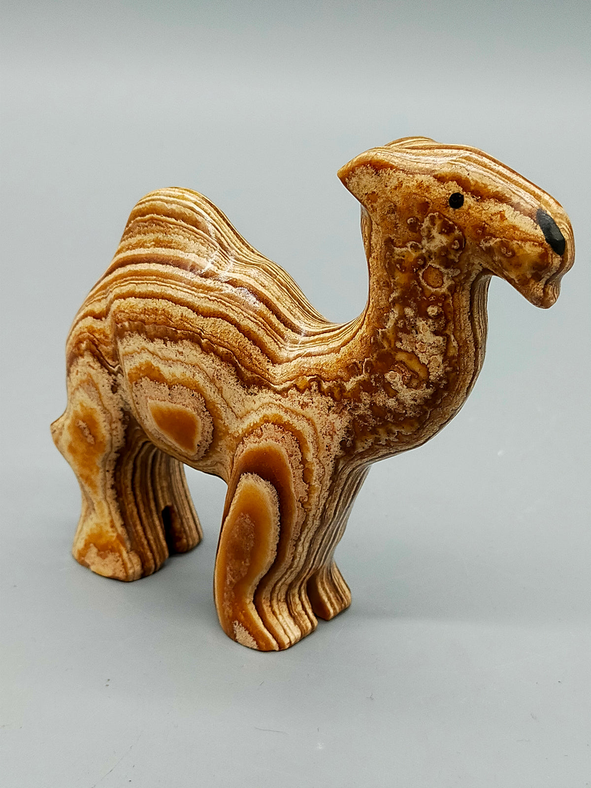 Handgeschnitzte Kamel Skulptur aus Marmor – Marokko Deko