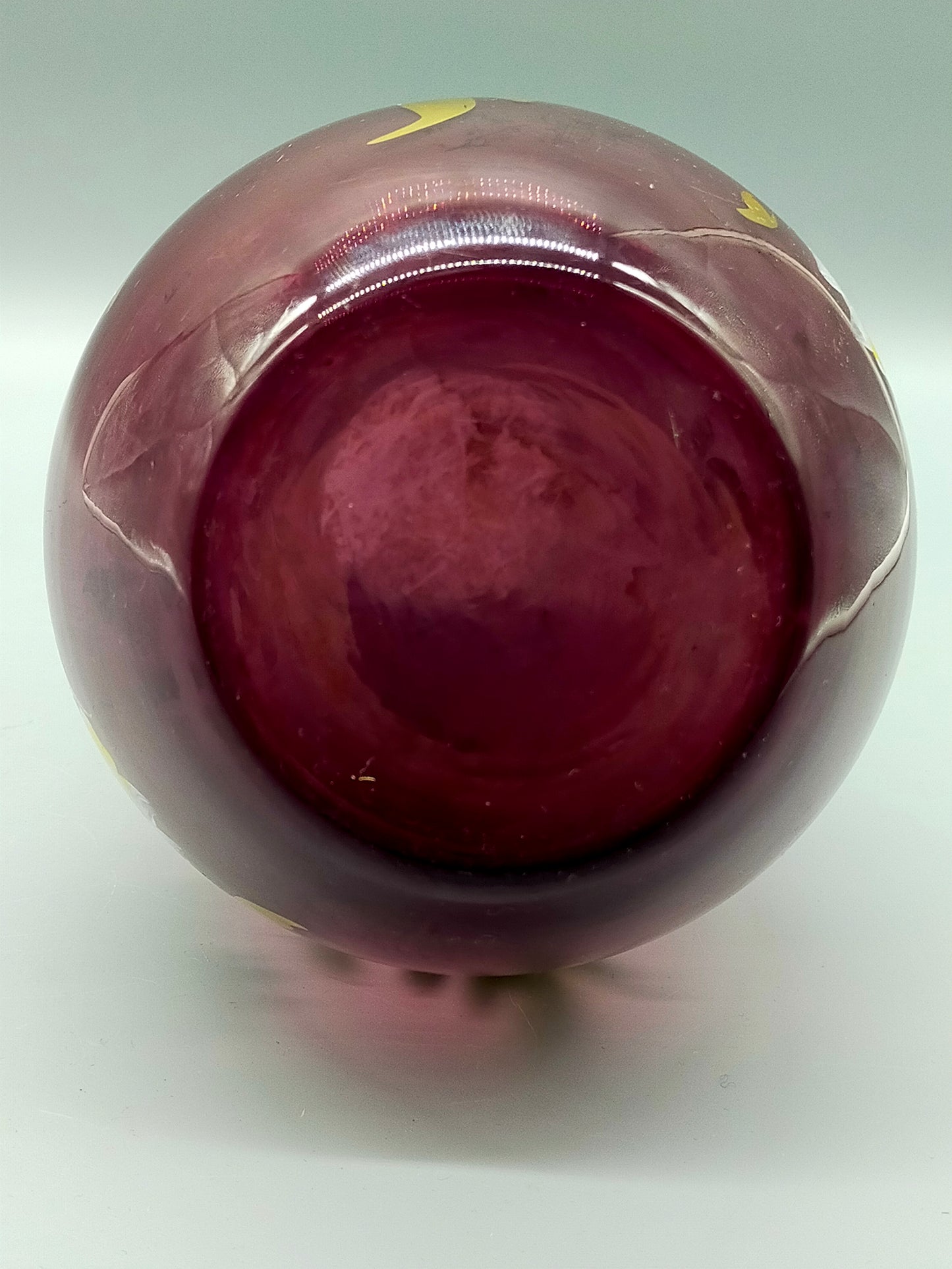 Elegante Vintage Glasvase – Violett mit Handbemalung & Goldrand