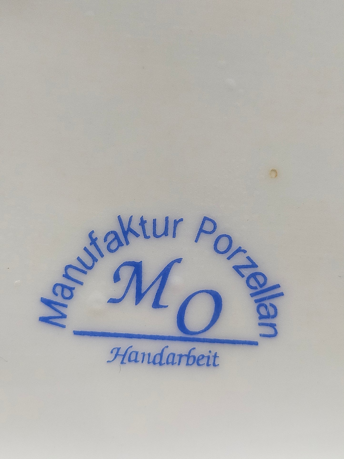 Handbemalte MO Porzellan Dose mit Goldstaffierung und Blumenmotiv