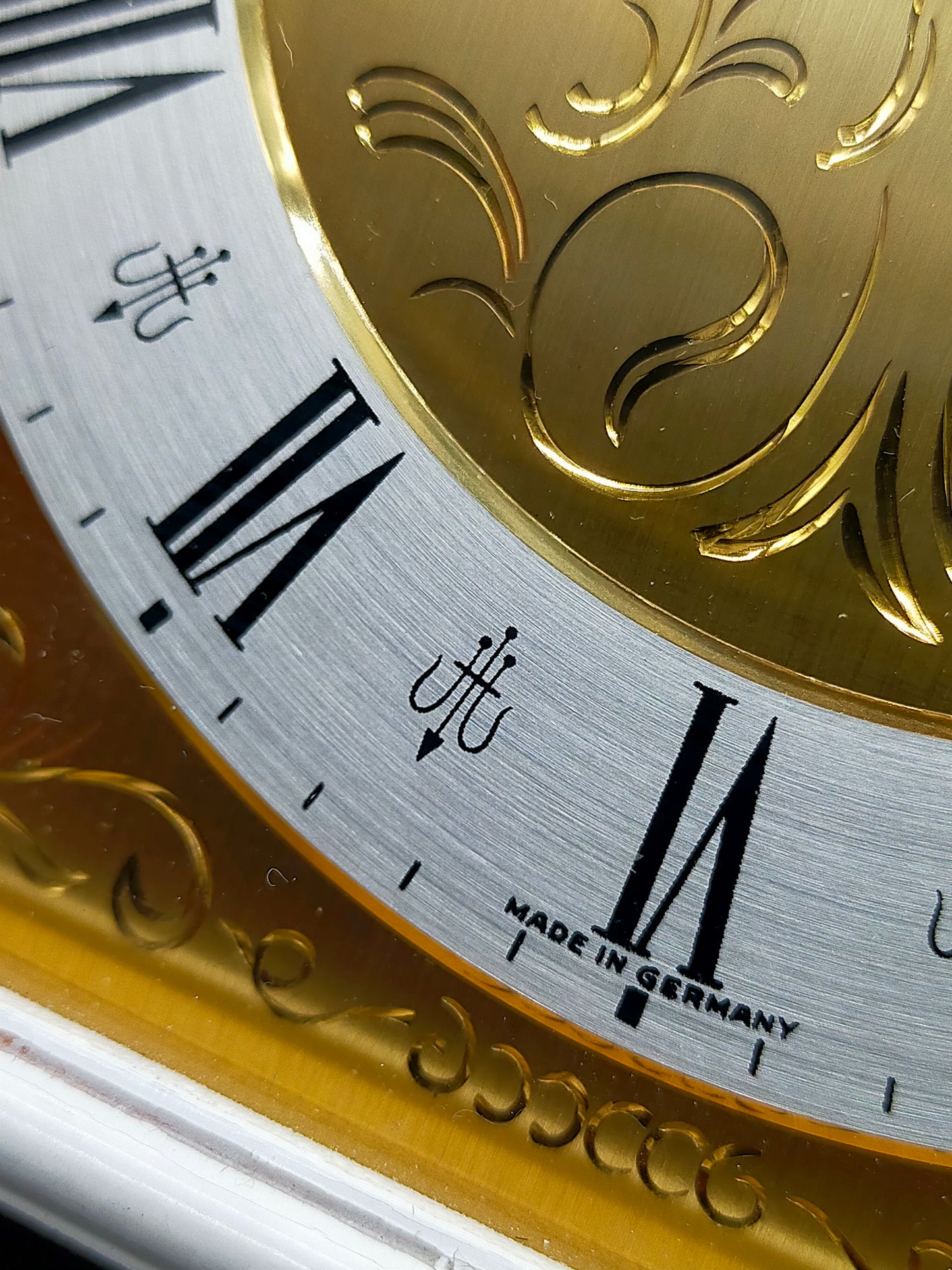 Elegante Junghans Meister Tischuhr – Vintage Kaminuhr mit Zifferblatt