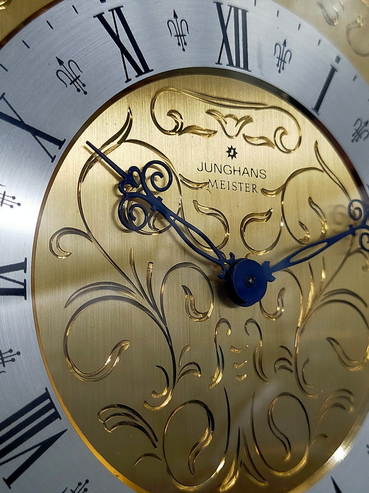 Elegante Junghans Meister Tischuhr – Vintage Kaminuhr mit Zifferblatt