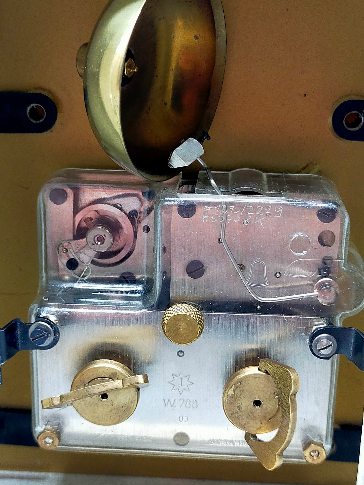 Elegante Junghans Meister Tischuhr – Vintage Kaminuhr mit Zifferblatt