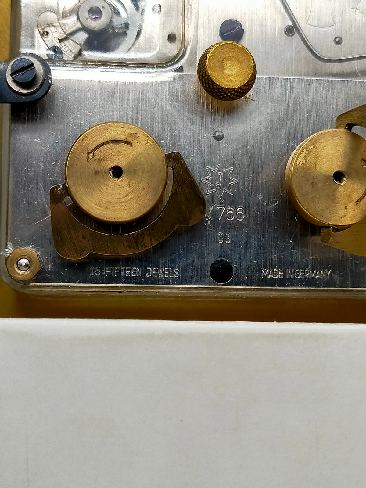Elegante Junghans Meister Tischuhr – Vintage Kaminuhr mit Zifferblatt