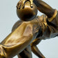 Dekorative Sportler Skulptur Bowler auf Marmorsockel mit Widmung
