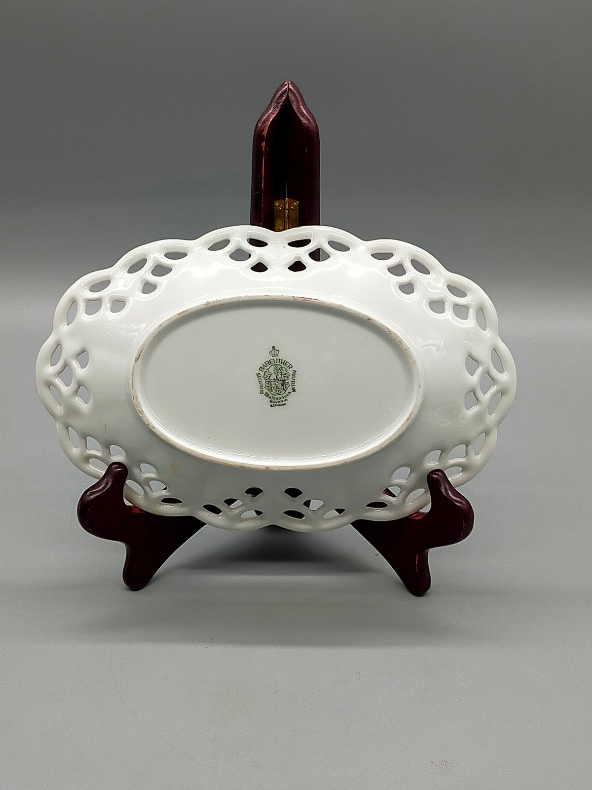Elegante Bareuther Porzellan Schale – Durchbrochener Rand mit Blumenbukett