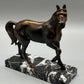 Elegante Bronze Skulptur – Edles Pferd auf Marmorsockel