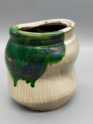 Handgefertigte Keramikvase – Glasiertes Design in Grün und Weiß