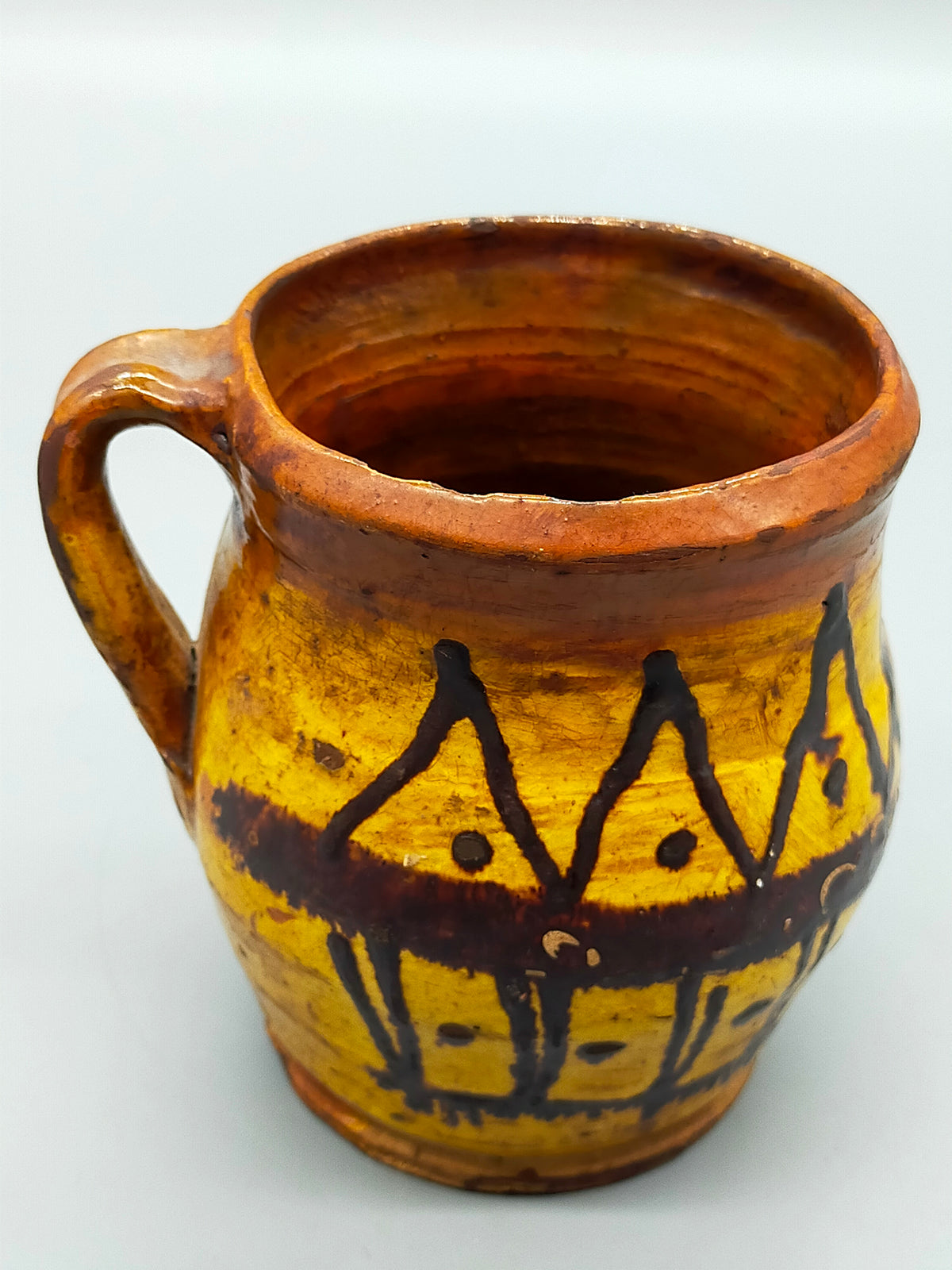Vintage Keramik Krug – Handbemalter Krug mit Gelb-Brauner Glasur