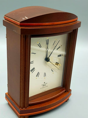 Junghans Mega Tischuhr – Klassische Kaminuhr mit Westminster-Schlag