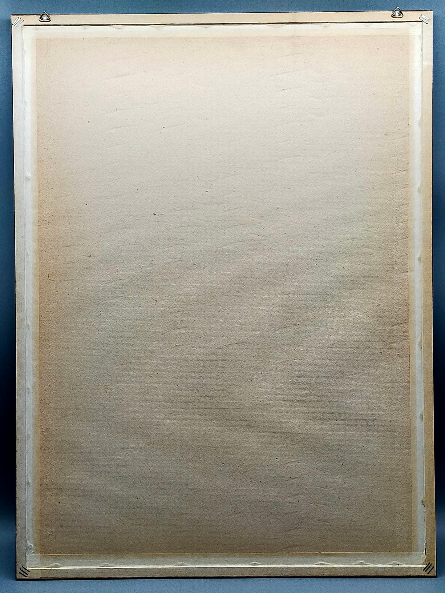 Stilvolles Aquarell von Hahn – Stillleben mit Rosen und Kerzenleuchter