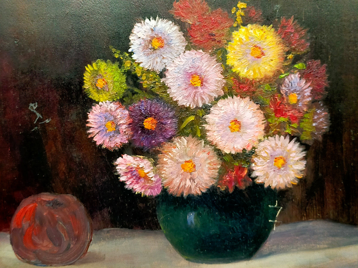 Deutsches Stillleben (XX) – Blumenstrauß in Vase mit Apfel – Öl auf Holz