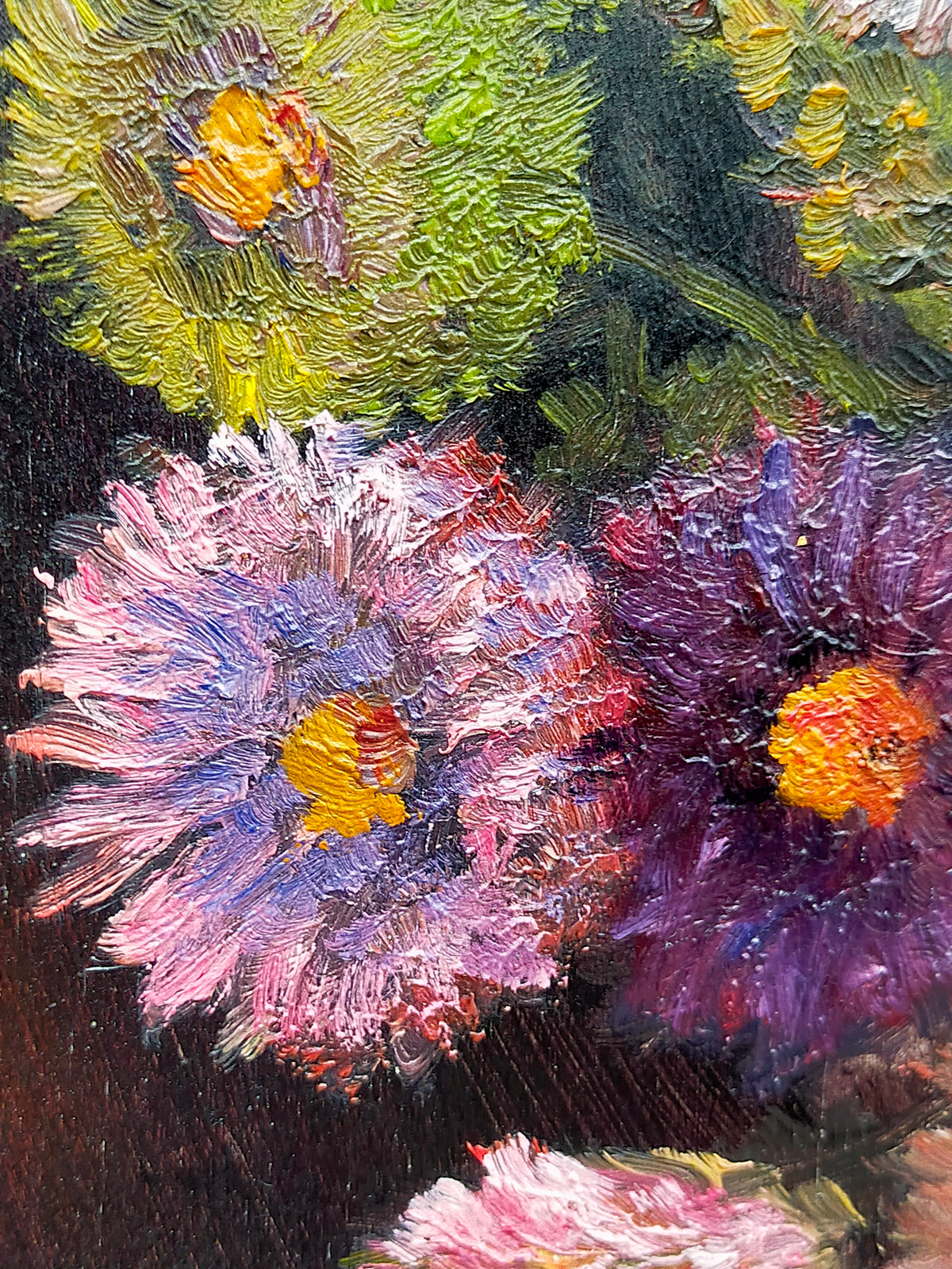 Deutsches Stillleben (XX) – Blumenstrauß in Vase mit Apfel – Öl auf Holz