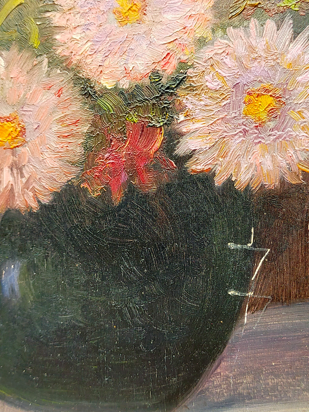 Deutsches Stillleben (XX) – Blumenstrauß in Vase mit Apfel – Öl auf Holz