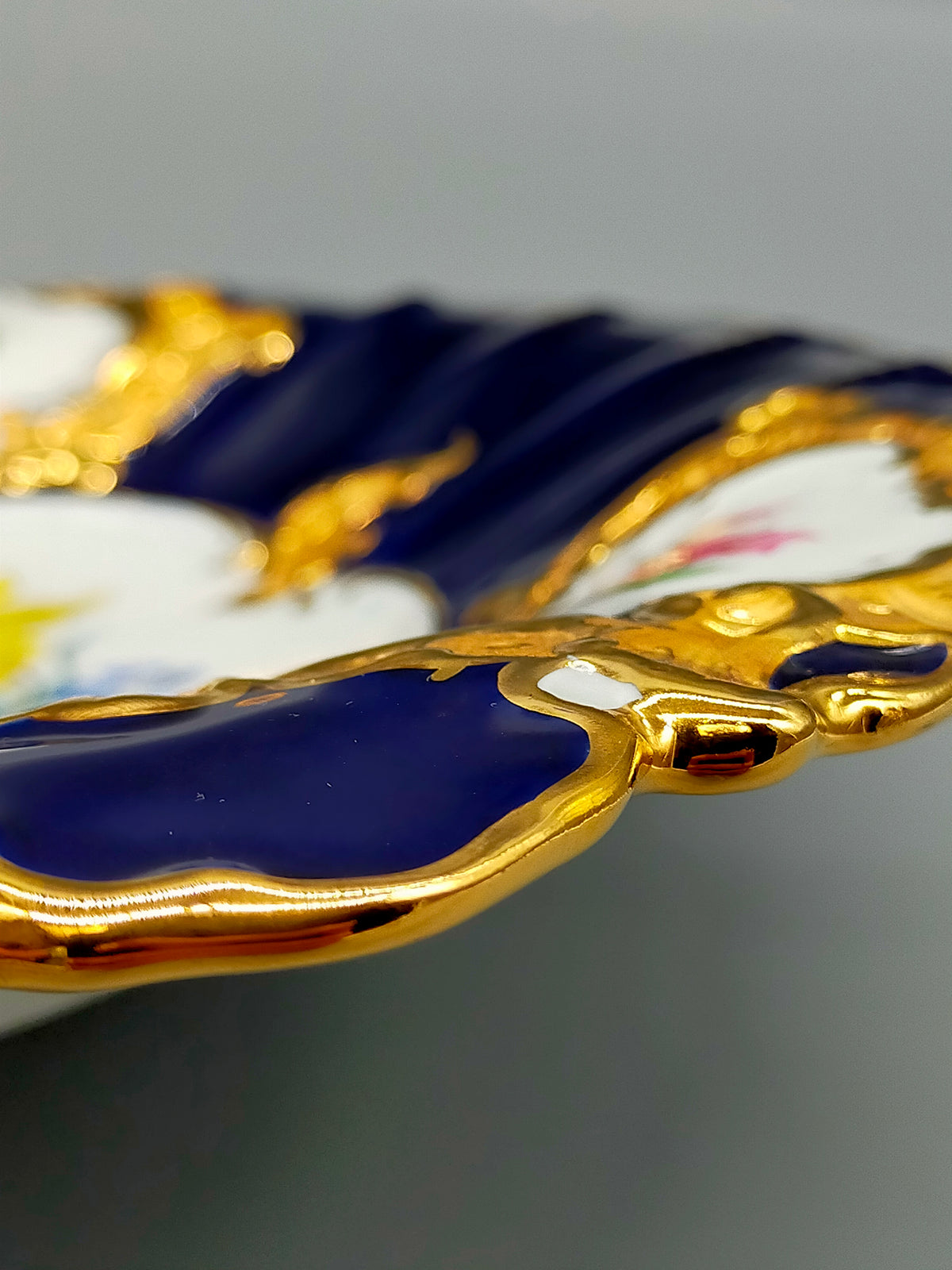 Ehemalige Meissen Porzellan Teller – Handbemalt Gold Kobaltblau