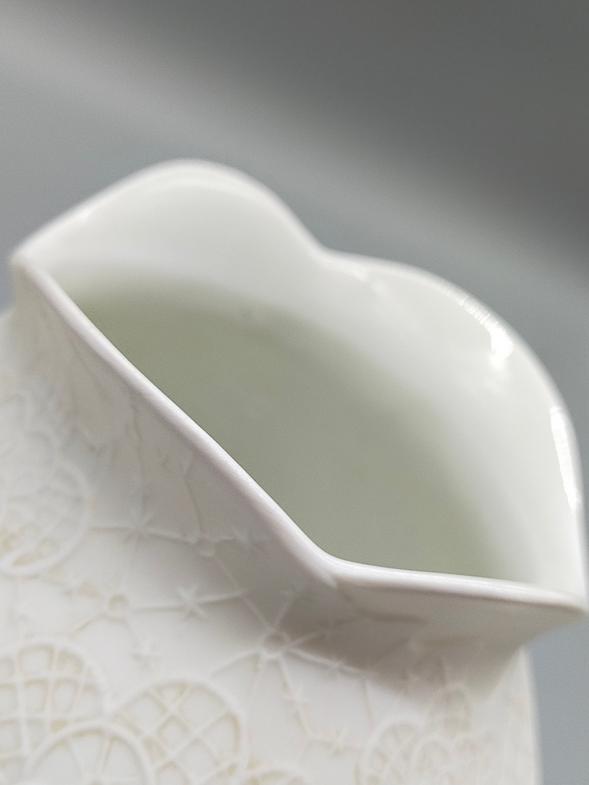 Kaiser Porzellan Vase Spitzenrelief – Elegant Weiß