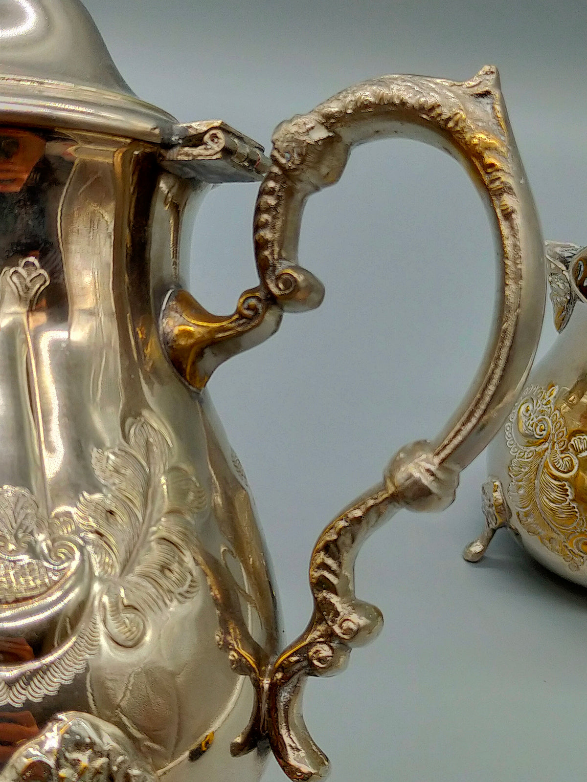 Orientalisches Tee- und Kaffeeset – Versilberte Kanne, Zuckerdose & Gießer