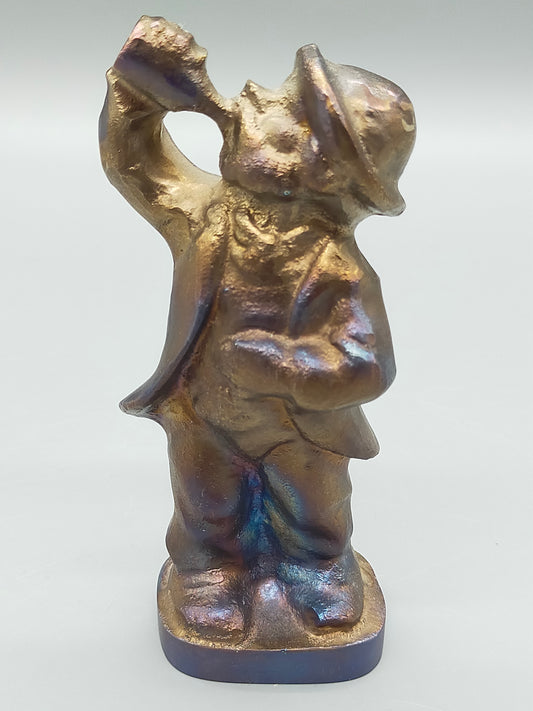 Dekorative Metallfigur – Trinkender Mann mit Hut