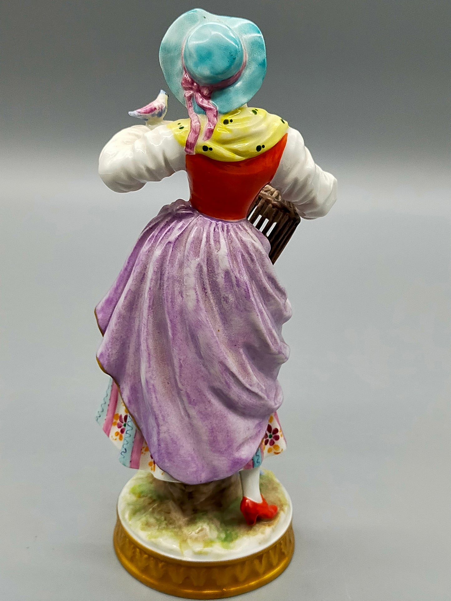 Elegante Thüringen Porzellanfigur – Handbemalte Dame mit Vogelkäfig