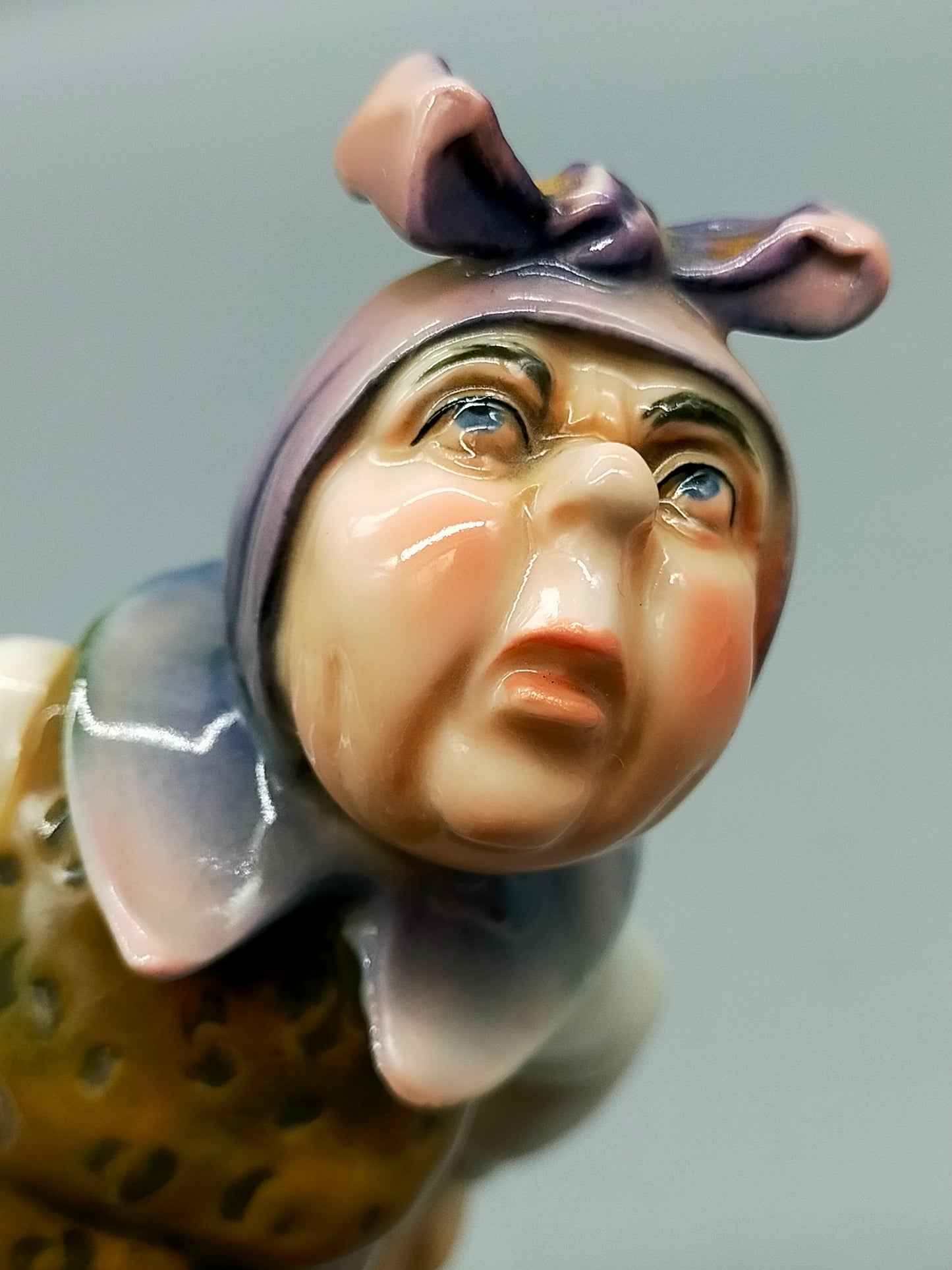 Antike Porzellanfigur – Volkstedt E&S Handbemalte Dame