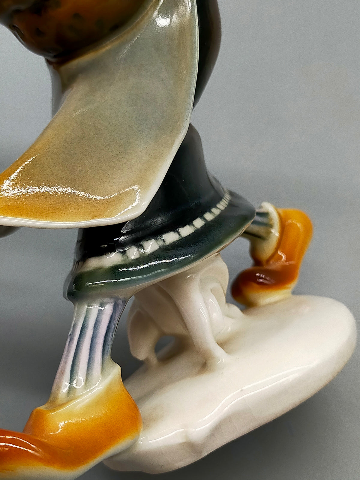 Antike Porzellanfigur – Volkstedt E&S Handbemalte Dame