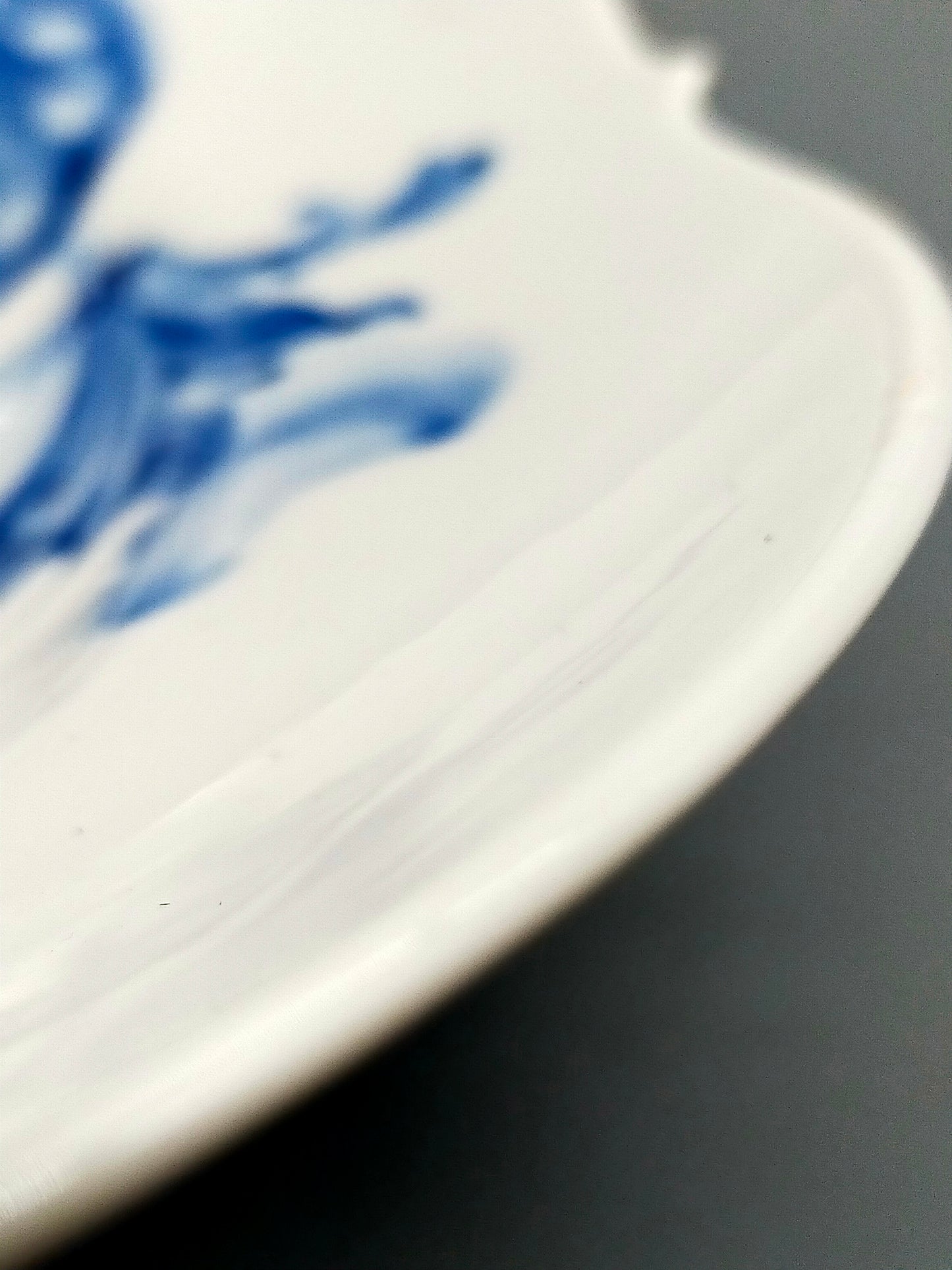 Antike Meissen Porzellanschale – Handbemaltes
