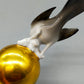 Elegante Porzellanfigur – Elster auf Goldkugel von Neuettau