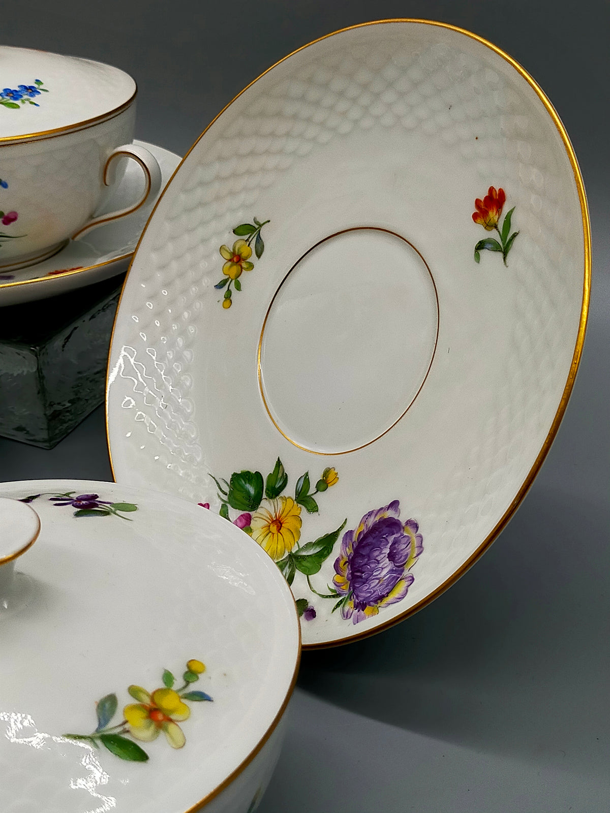 Elegante Bing & Grøndahl Suppentassen – Handbemaltes Porzellan Set