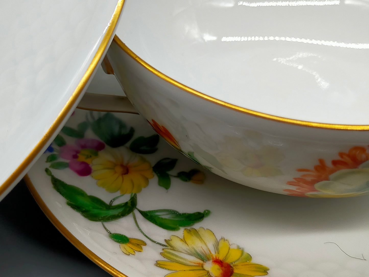 Elegante Bing & Grøndahl Suppentassen – Handbemaltes Porzellan Set