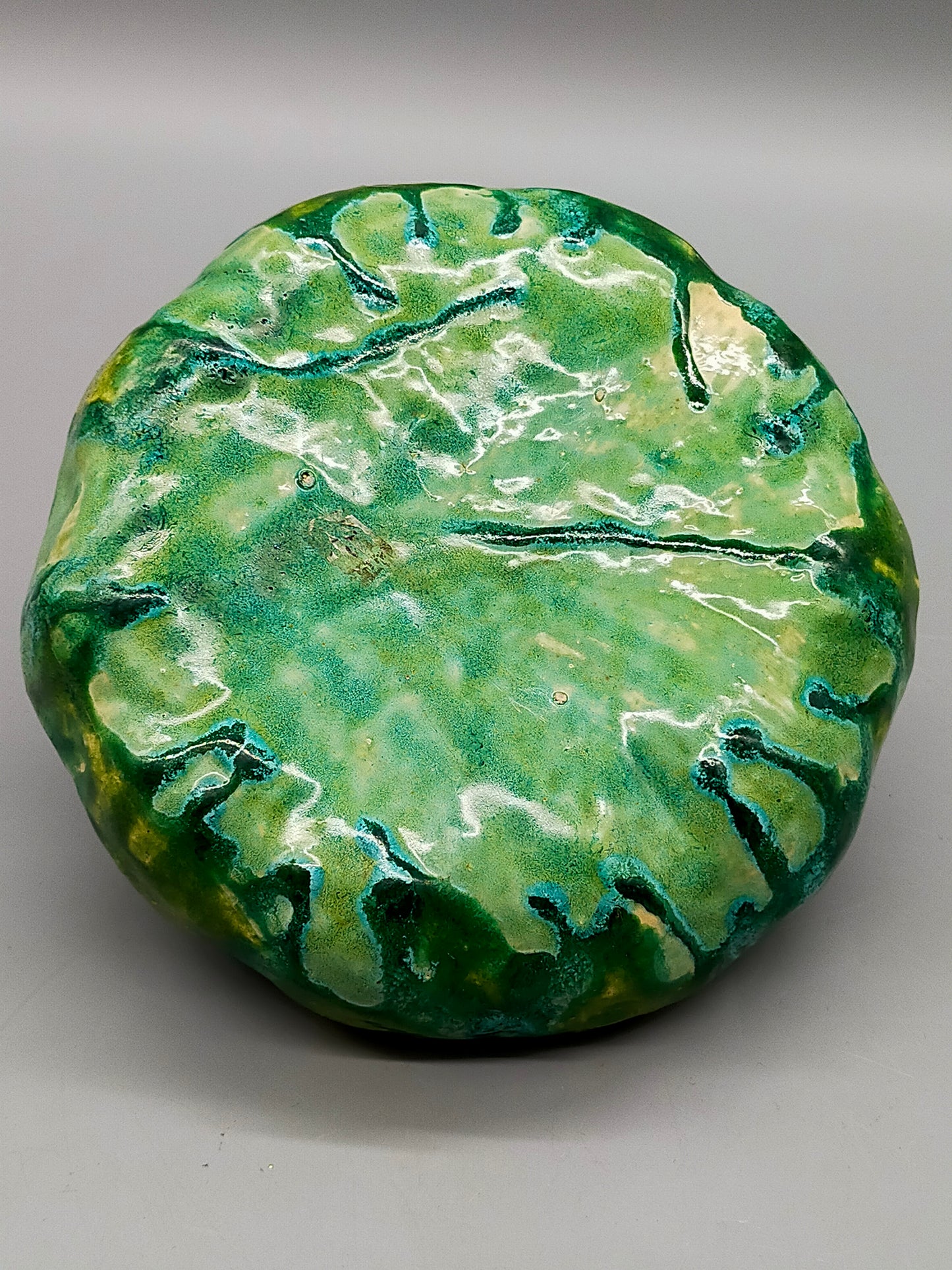 Dekorative Keramik-Kürbisfigur – Handglierte Deko