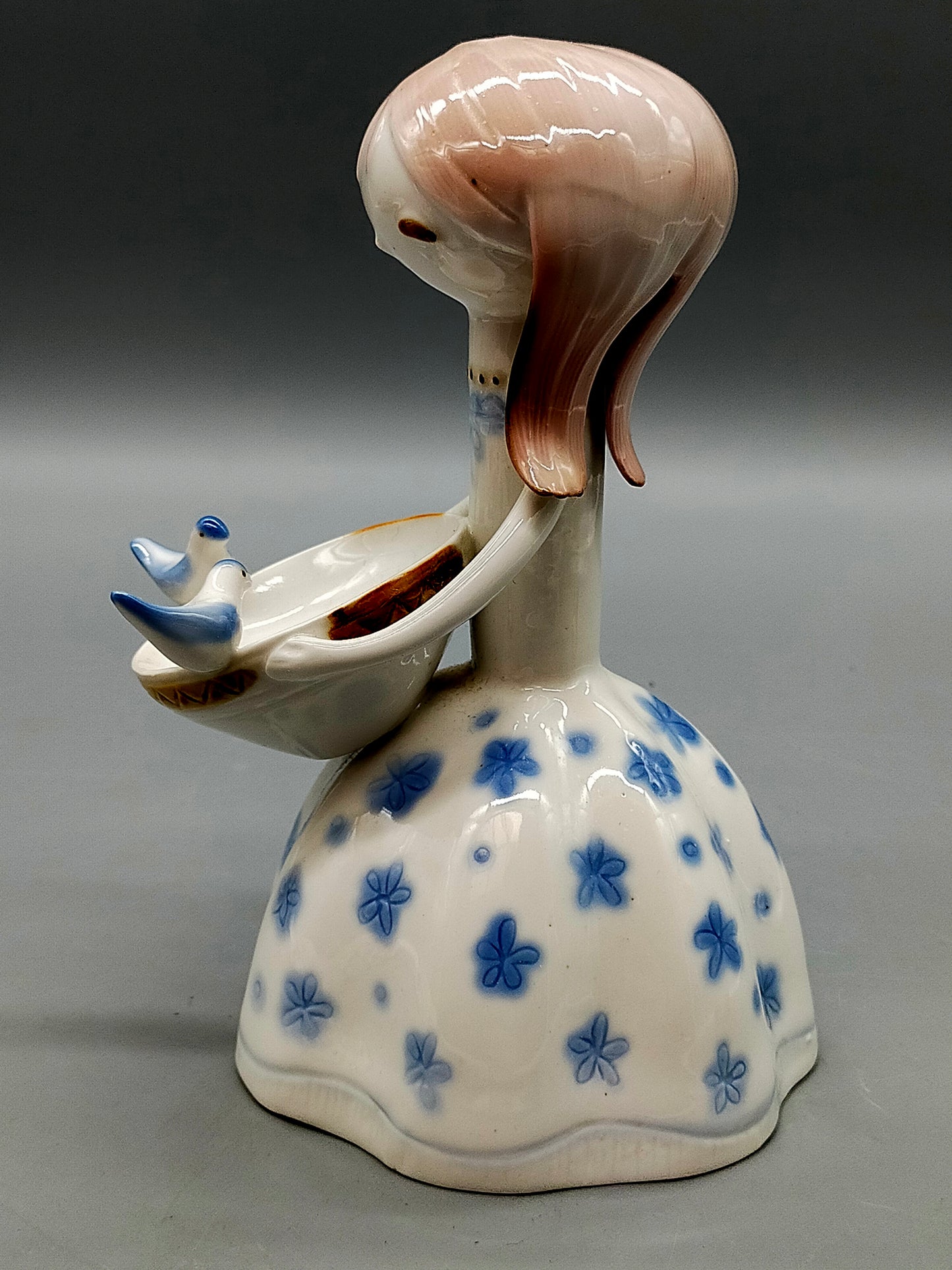 Elegante Porzellanfigur – Handbemalte Aquincum Figur