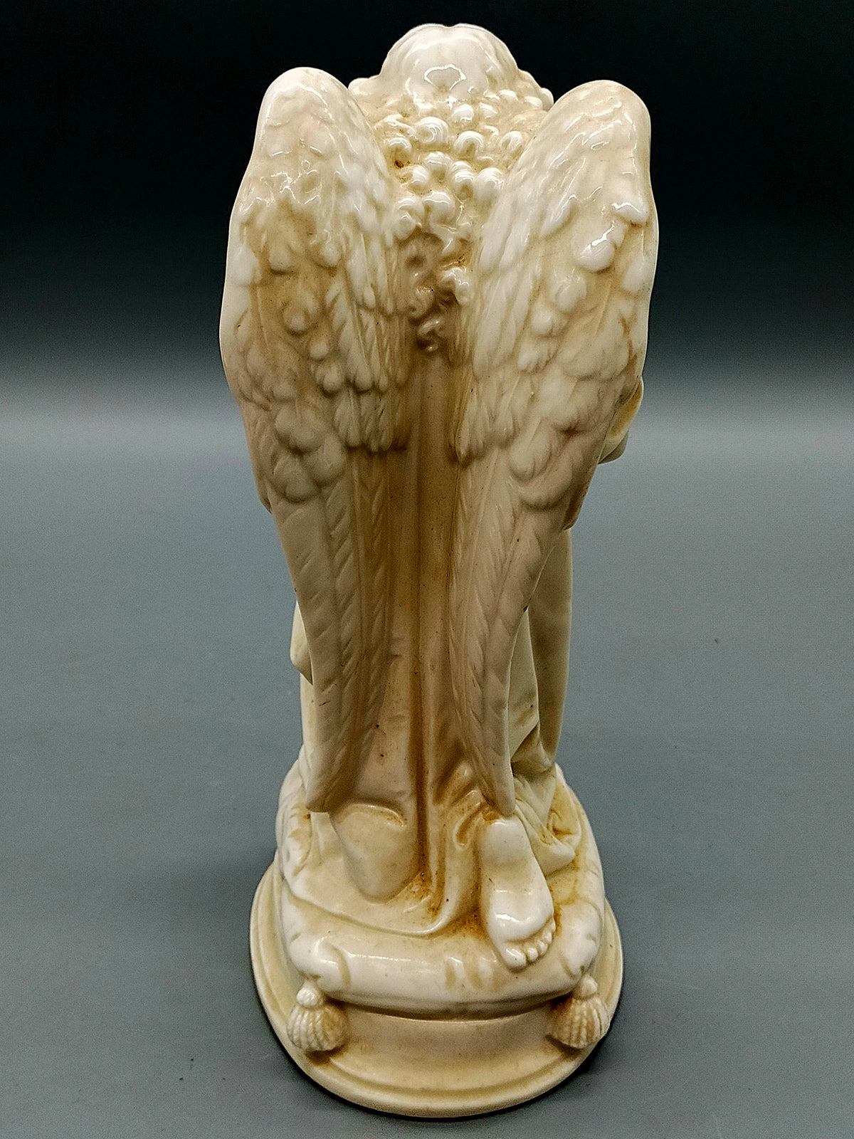Antiker Porzellan Engel – Handbemalte Skulptur Figur