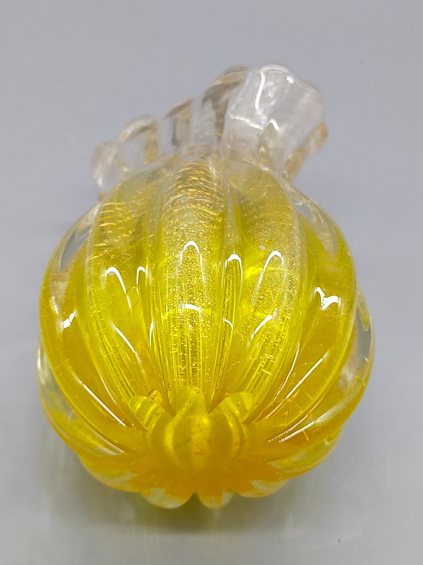Elegante Murano Glasvase – Gelb Mit Goldflitter Und Wellenrand