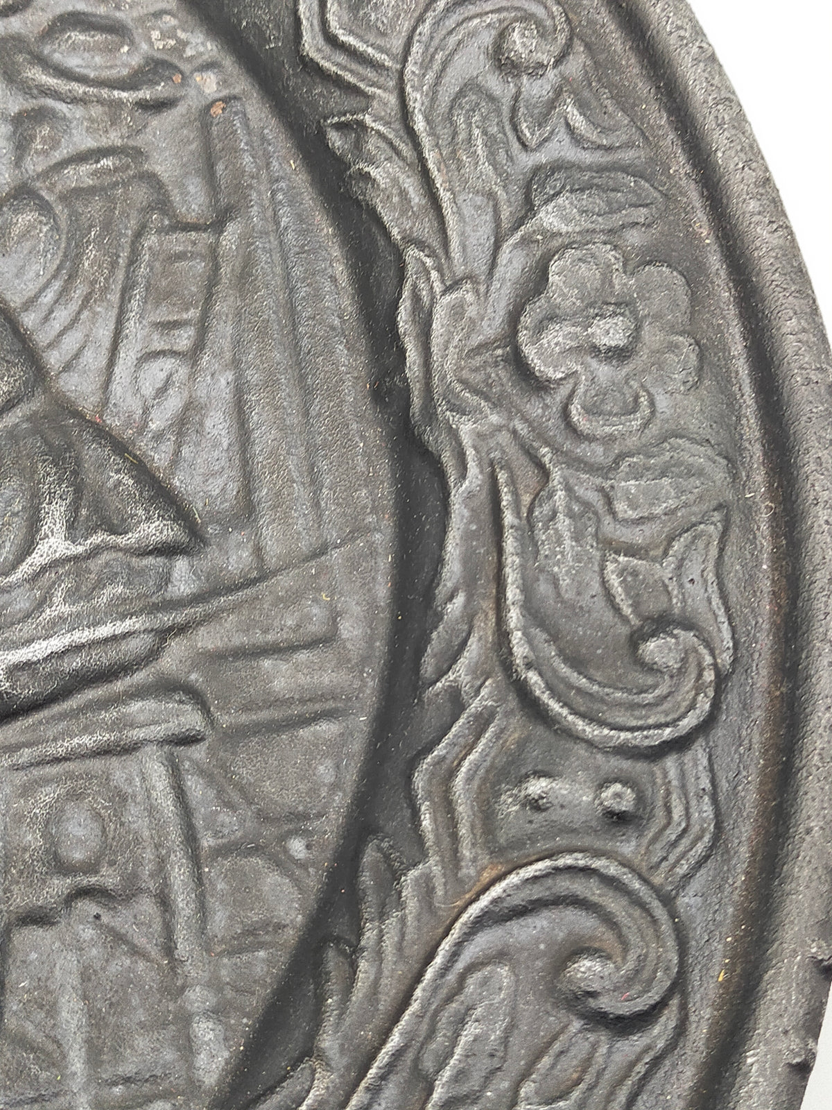 Antiker Zierteller Gusseisen Relief Tavernenszene Wandschmuck