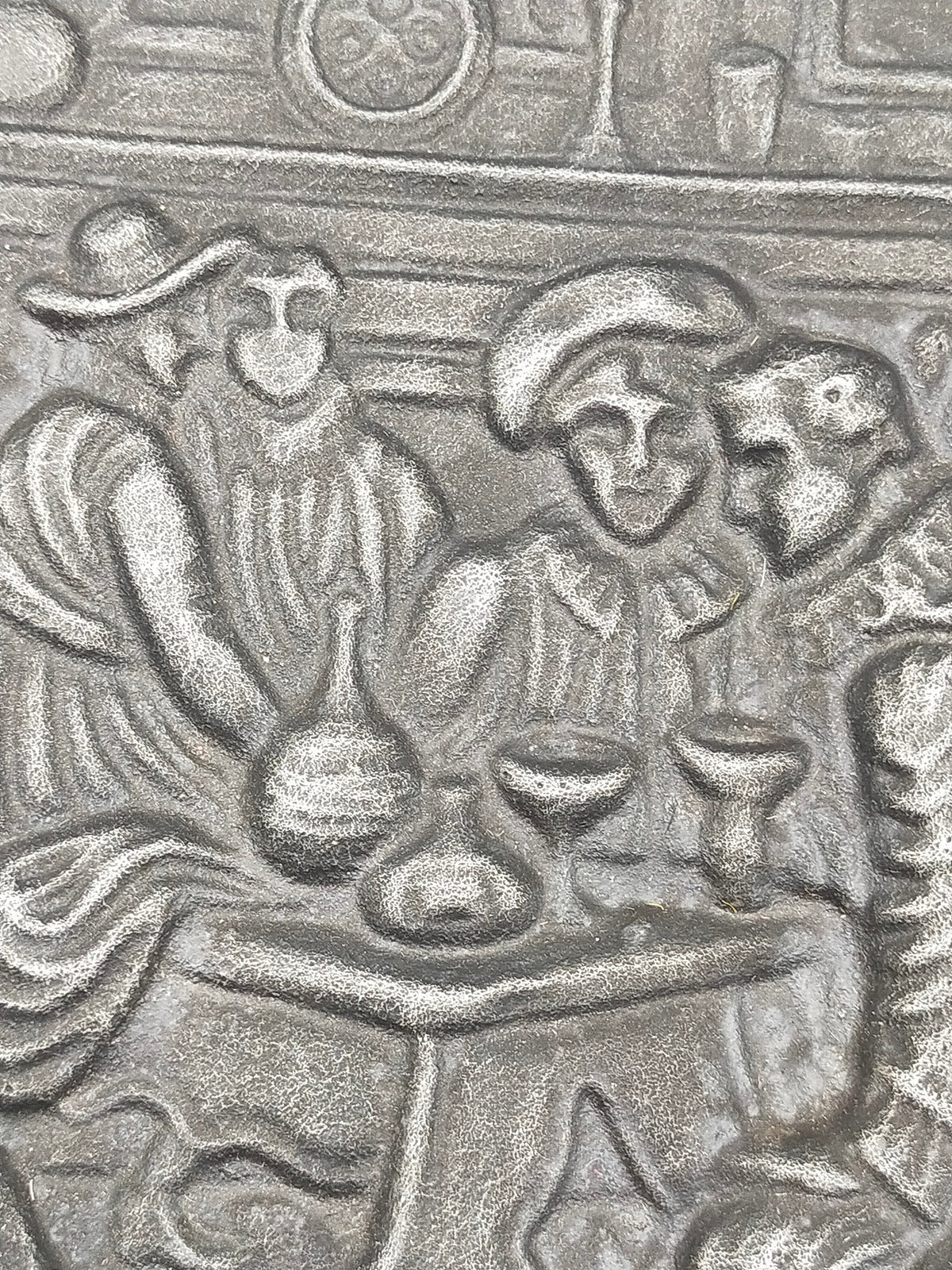 Antiker Zierteller Gusseisen Relief Tavernenszene Wandschmuck