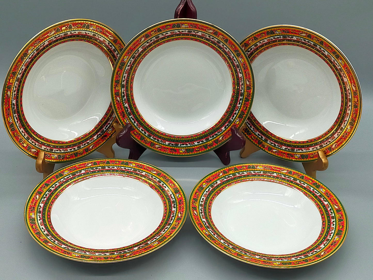 Elegante Ahorn Porzellanschalen – Dekoratives Set
