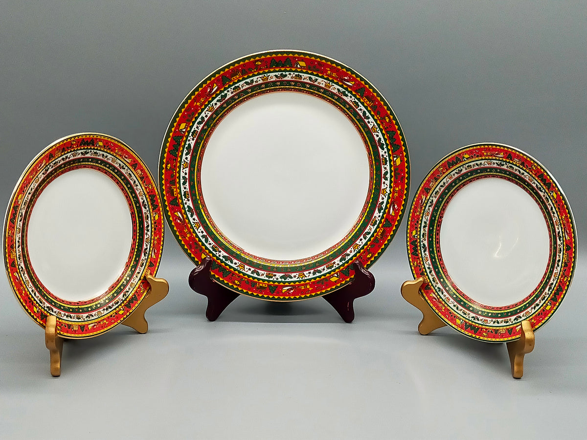 Elegantes Ahorn Porzellan Tellerset – Weihnachtliches Dekor