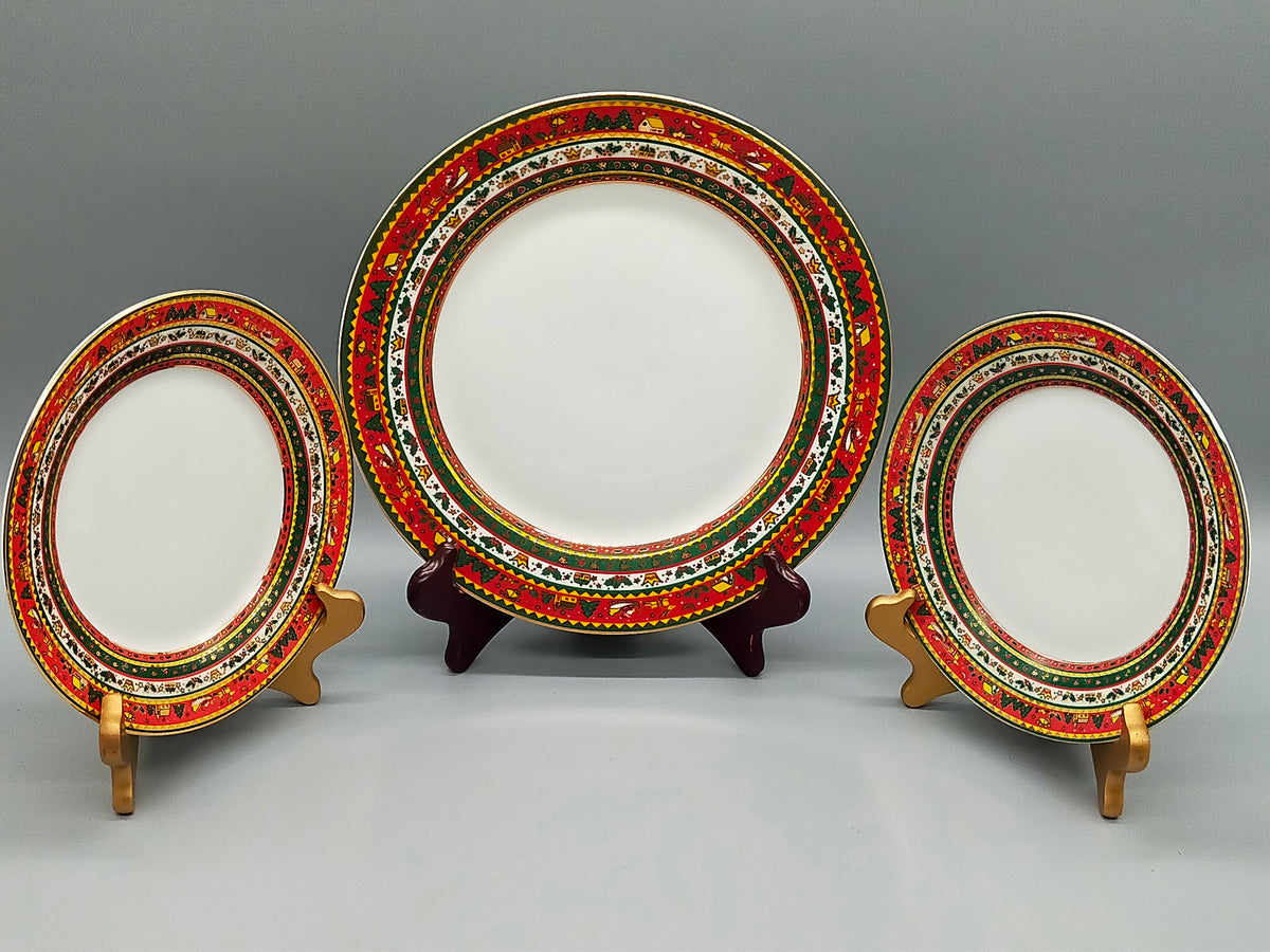 Elegantes Ahorn Porzellan Tellerset – Weihnachtliches Dekor