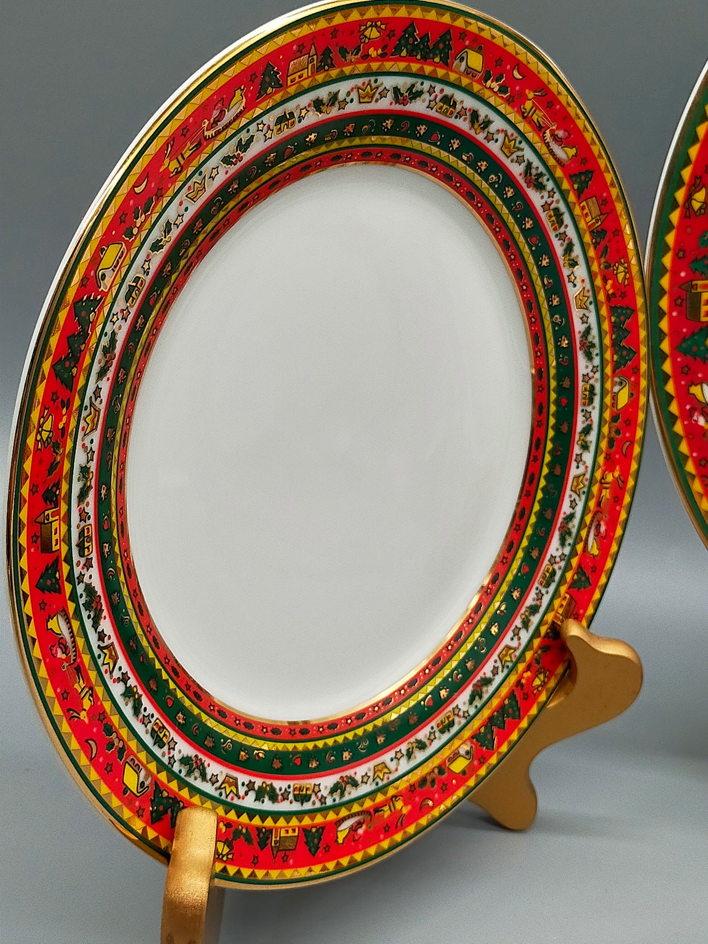 Elegantes Ahorn Porzellan Tellerset – Weihnachtliches Dekor