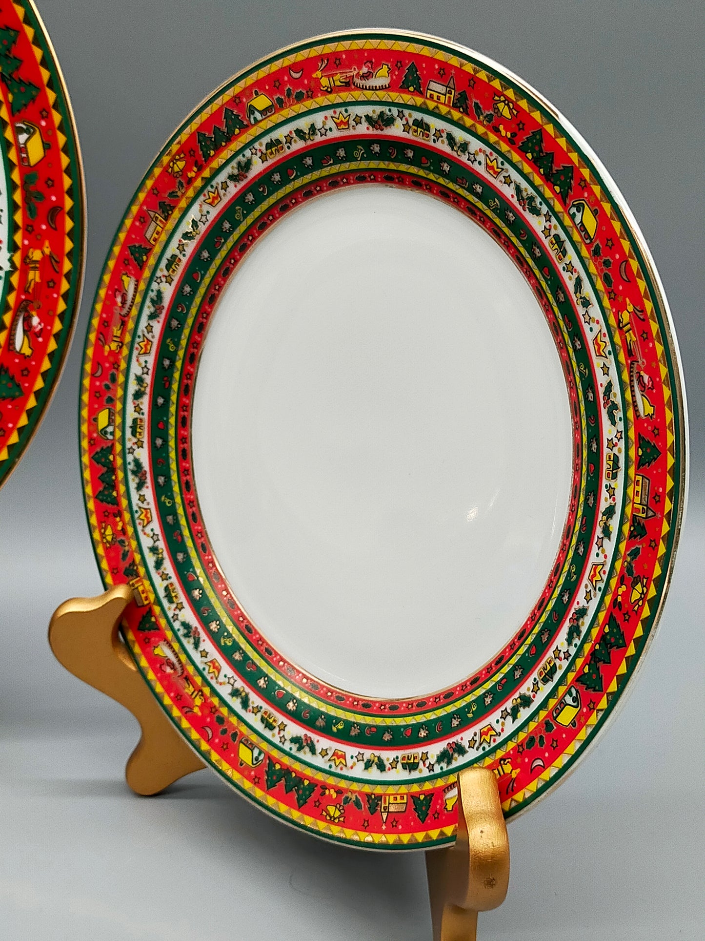 Elegantes Ahorn Porzellan Tellerset – Weihnachtliches Dekor