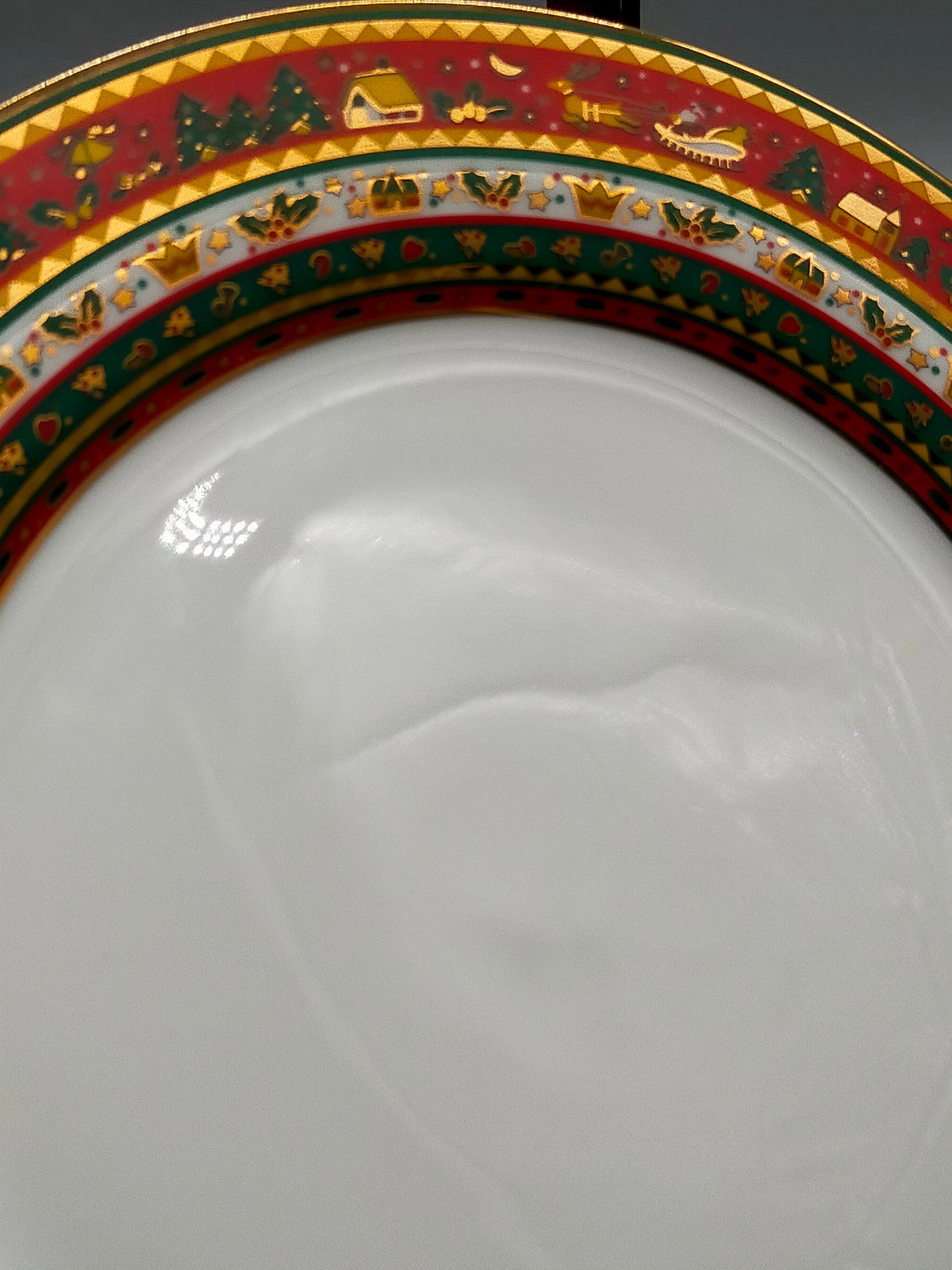 Elegantes Ahorn Porzellan Tellerset – Weihnachtliches Dekor