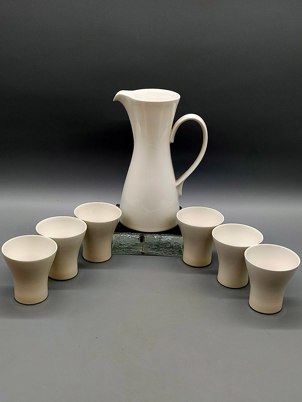 Elegante KPM Berlin Porzellan Kanne mit 6 Bechern – Set Design