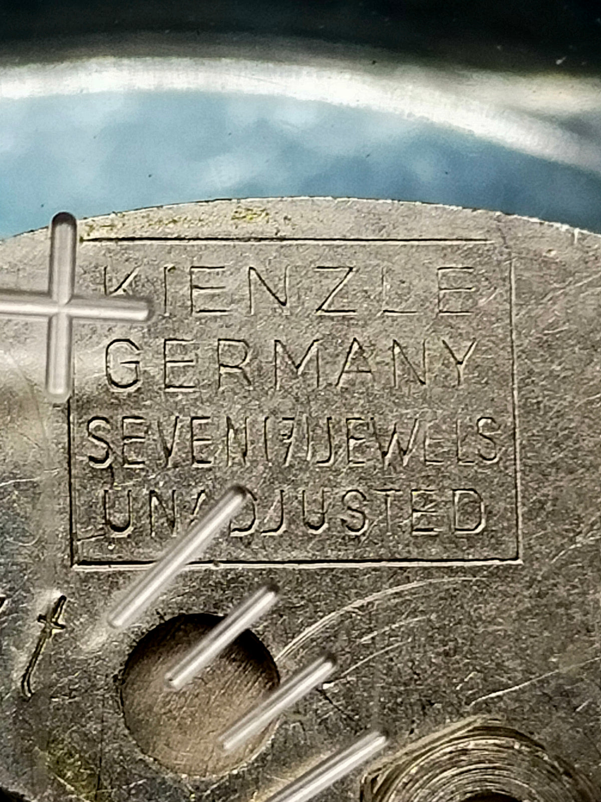 Dugena Tischuhr – Vintage Kaminuhr mit Kienzle Uhrwerk