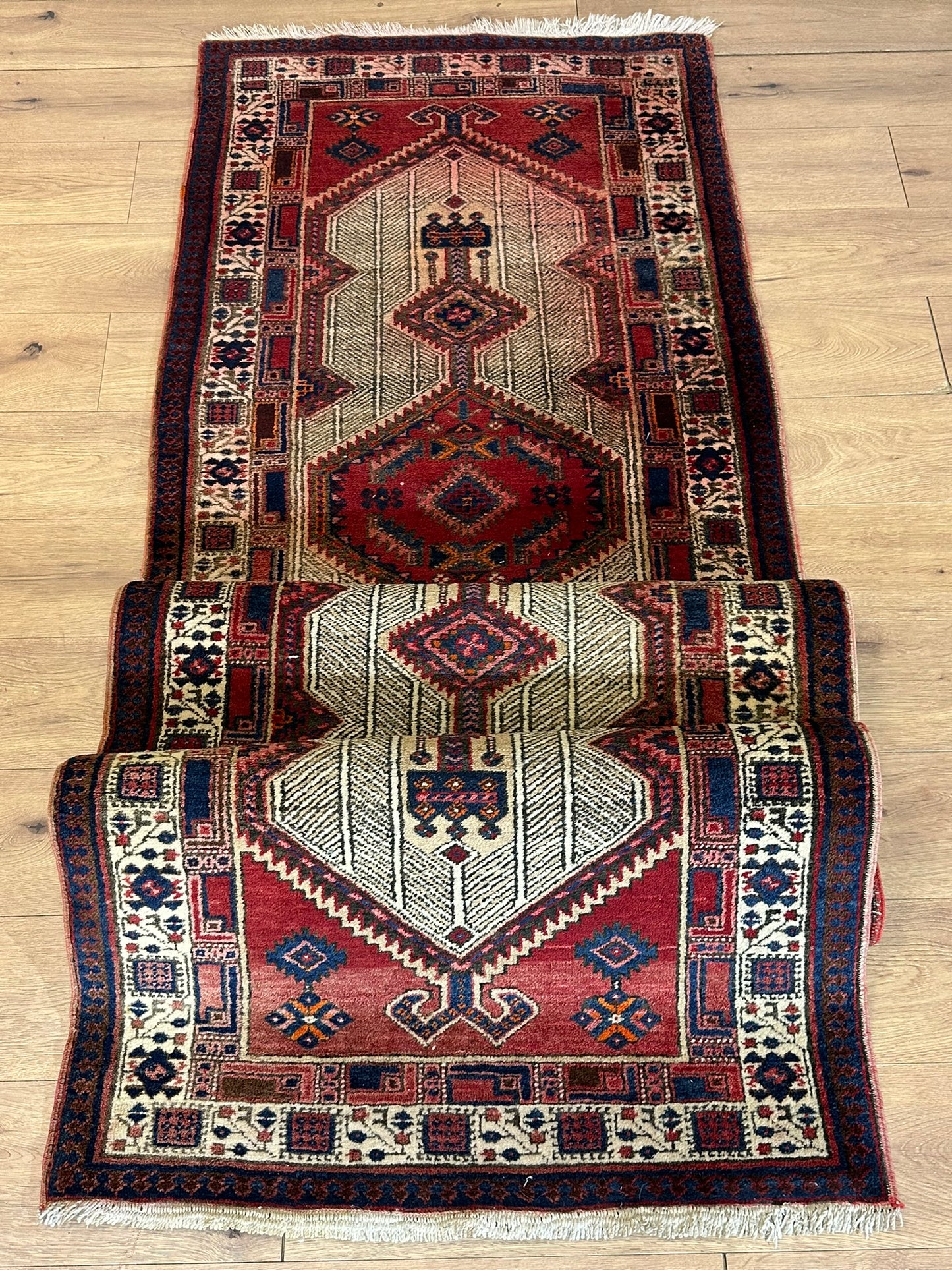 Orientteppich handgeknüpft Sarab Art Deco Läufer 340x90 cm