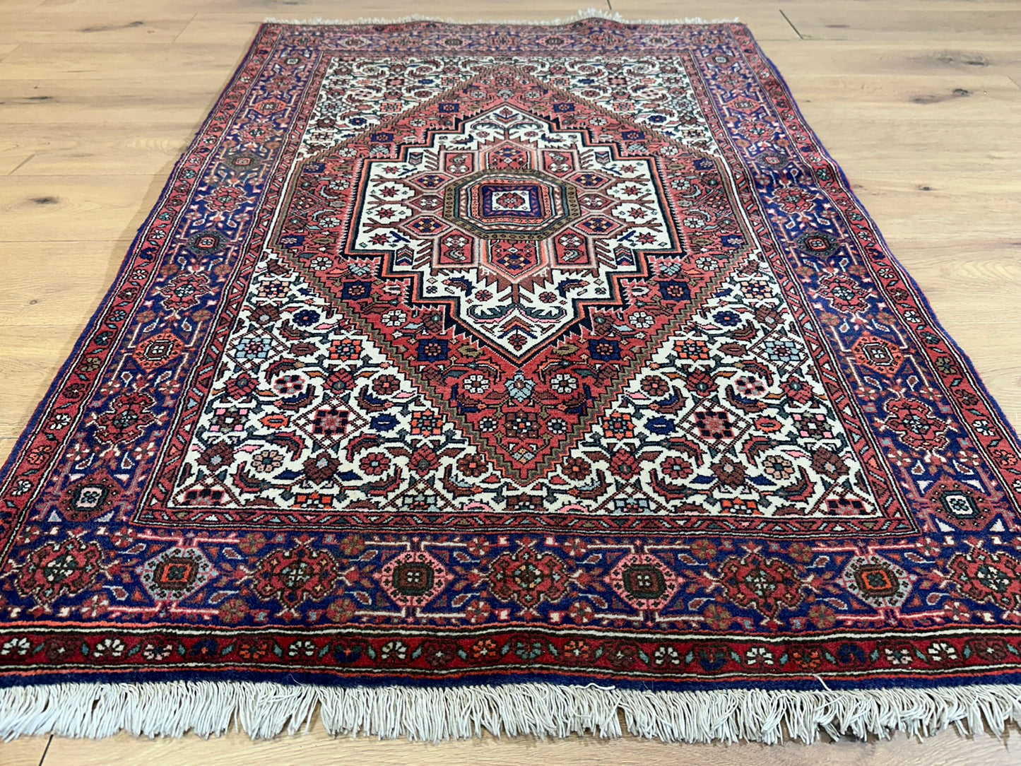 Orientteppich handgeknüpft Bidjar 155x100 cm