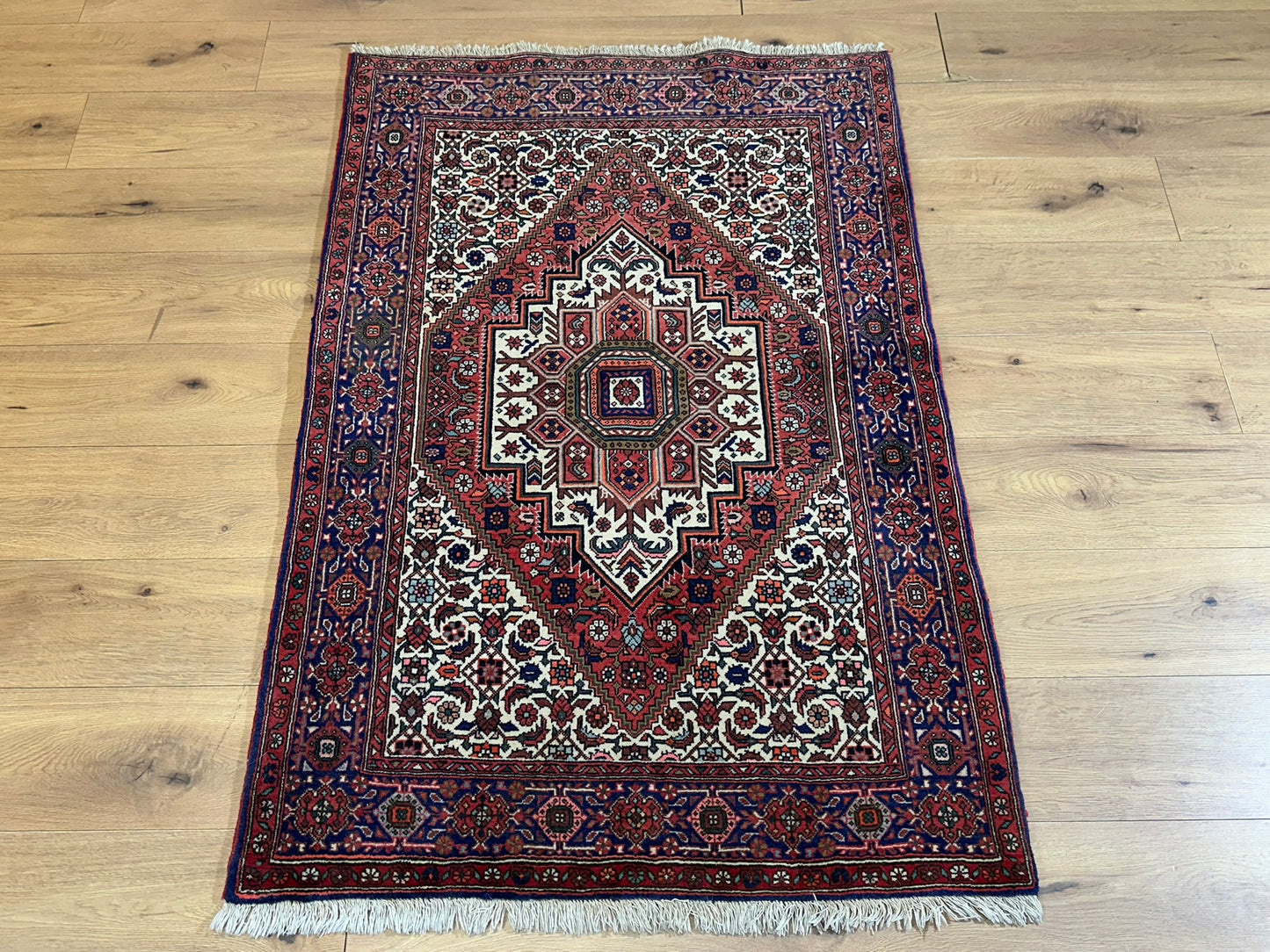 Orientteppich handgeknüpft Bidjar 155x100 cm