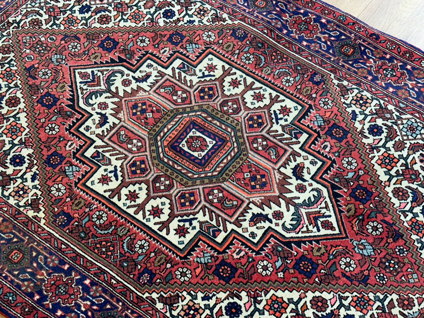 Orientteppich handgeknüpft Bidjar 155x100 cm