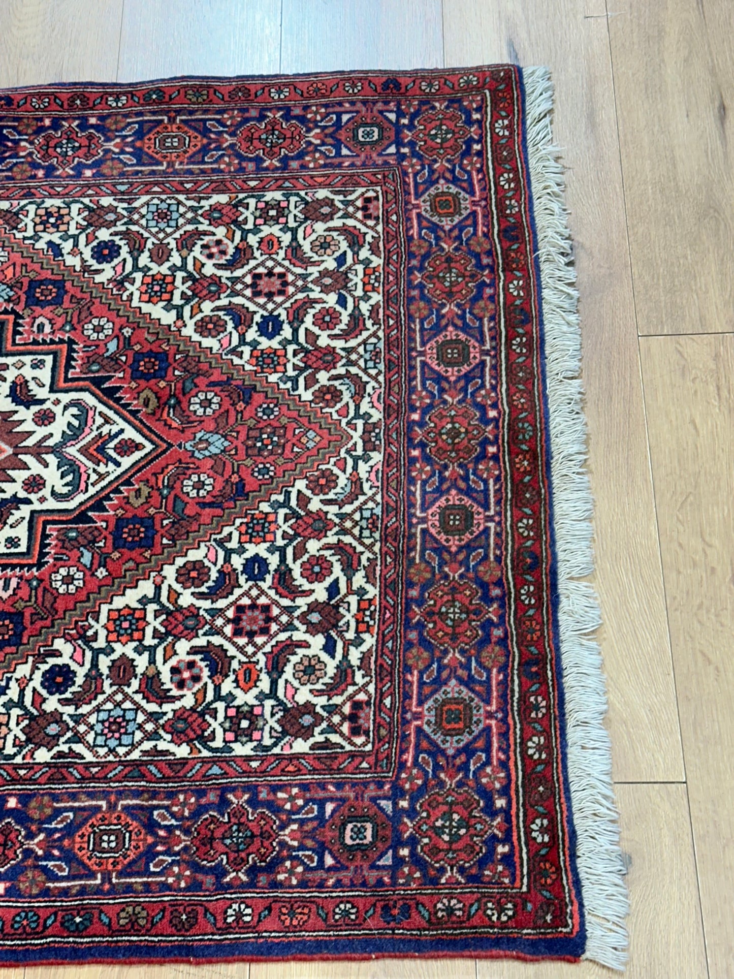 Orientteppich handgeknüpft Bidjar 155x100 cm