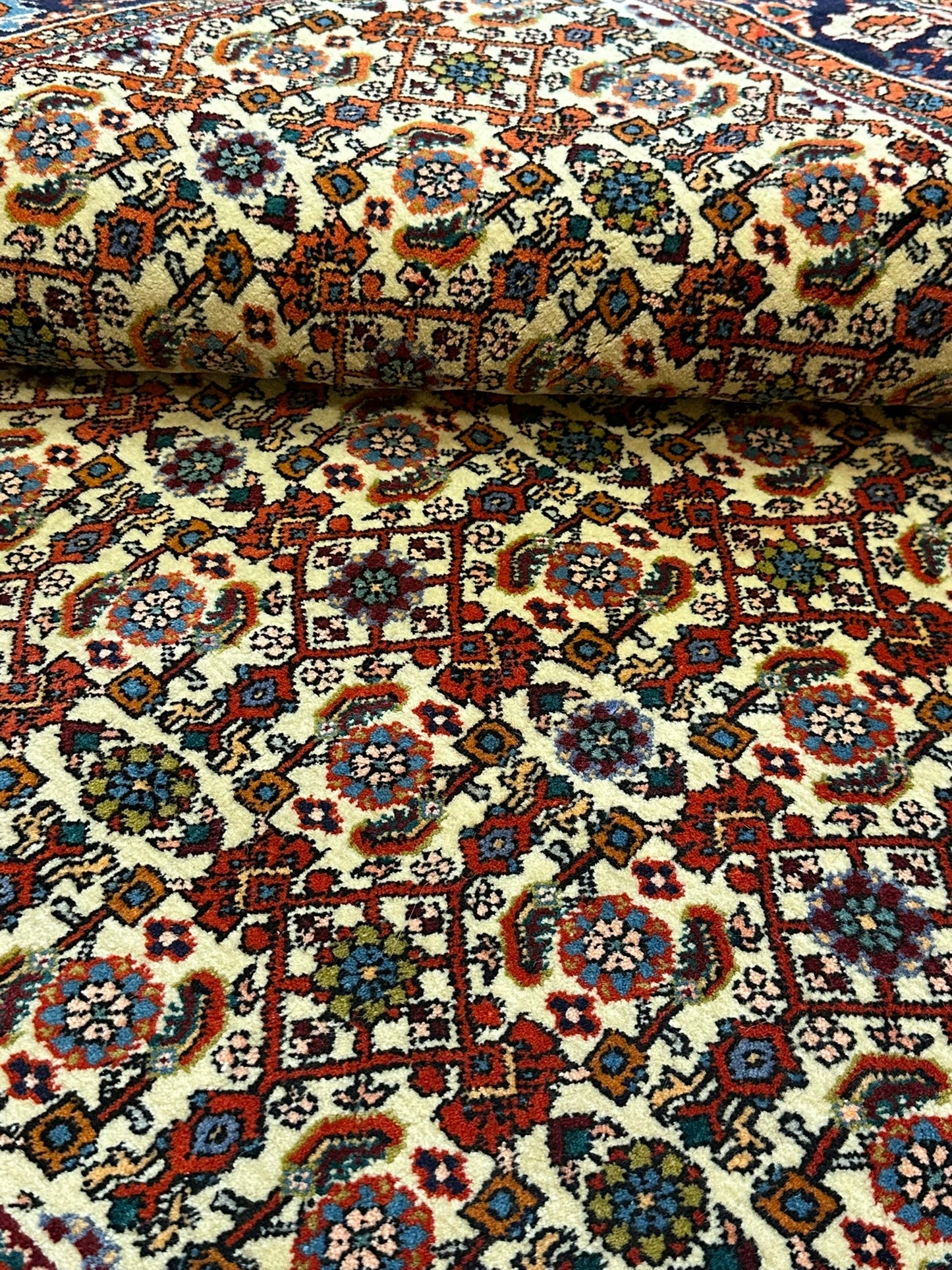 Orientteppich handgeknüpft Bidjar 151x114 cm Korkwolle